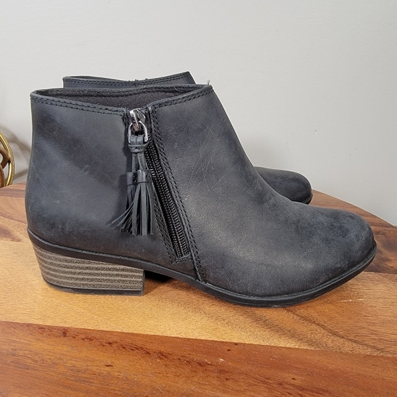 Clarks Collection Women's Black Leather Ankle Boots Size 7.5 Comfy Western Boho - Picture 4 of 14